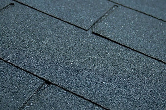 Ensemble de shingle noir, surface du toit 15 m2 max